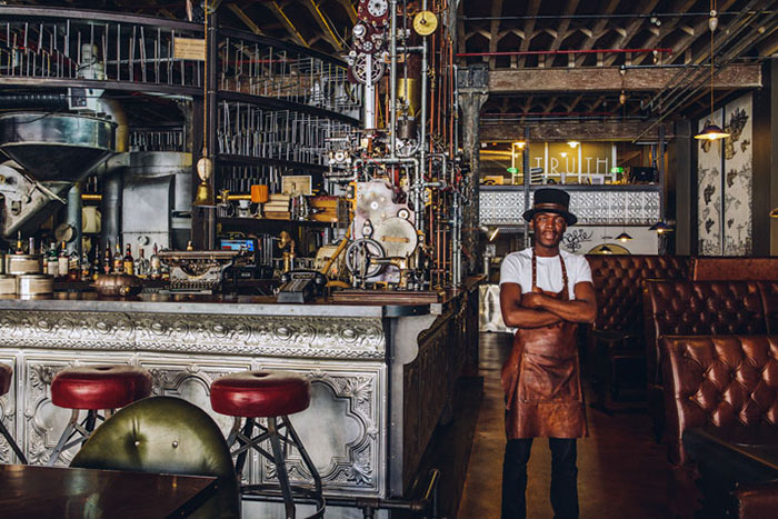 Truth Cafe - mobilier bar