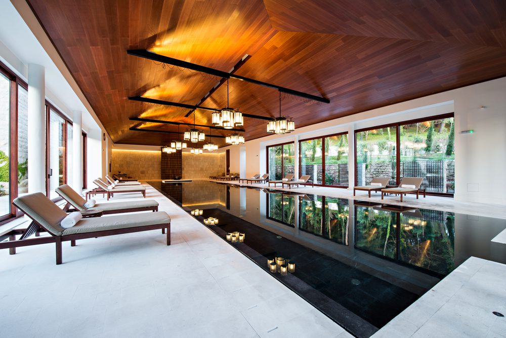 shutterstock_285772085.jpg Piscine spa